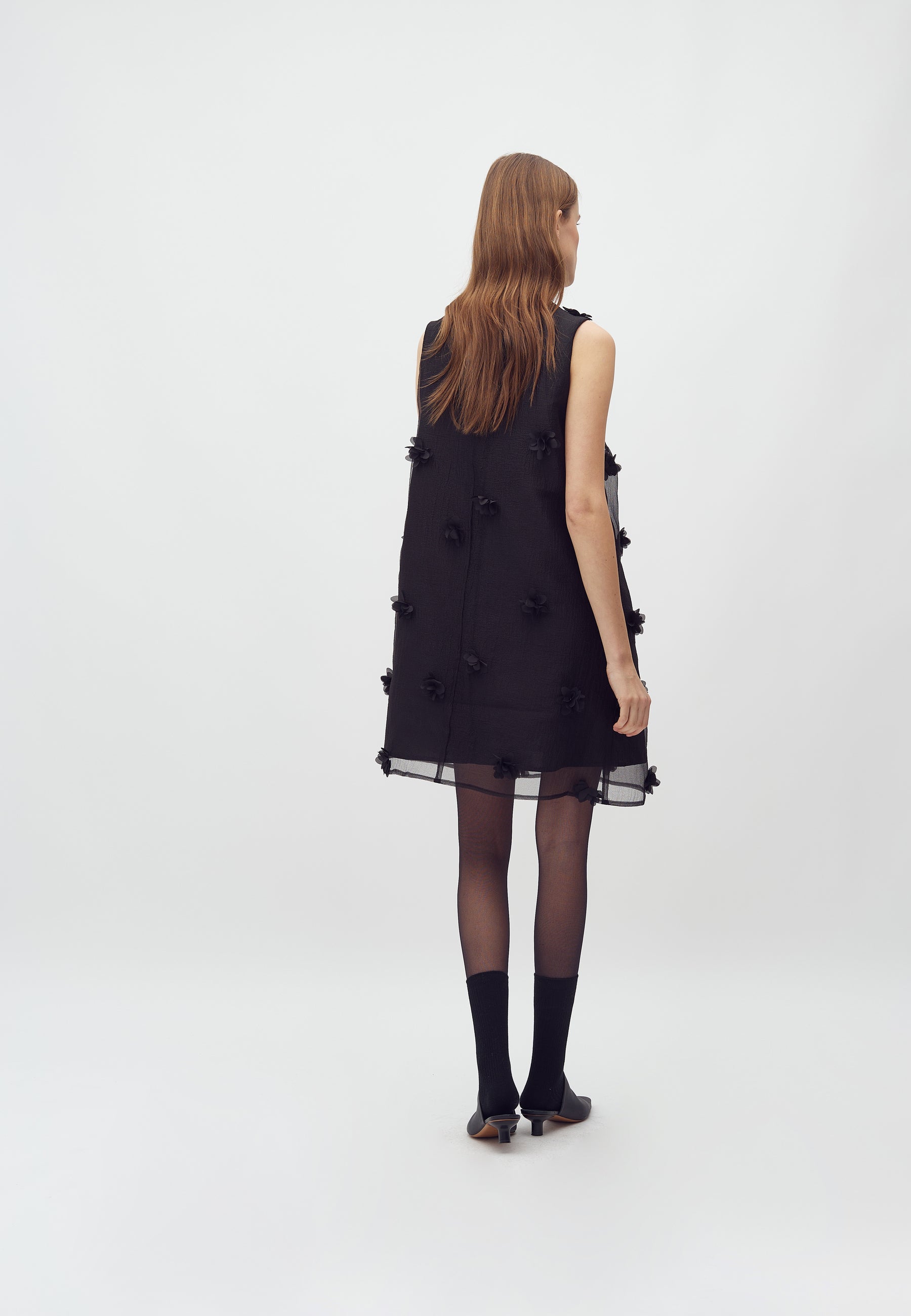 Molli-M_Black_Model_3