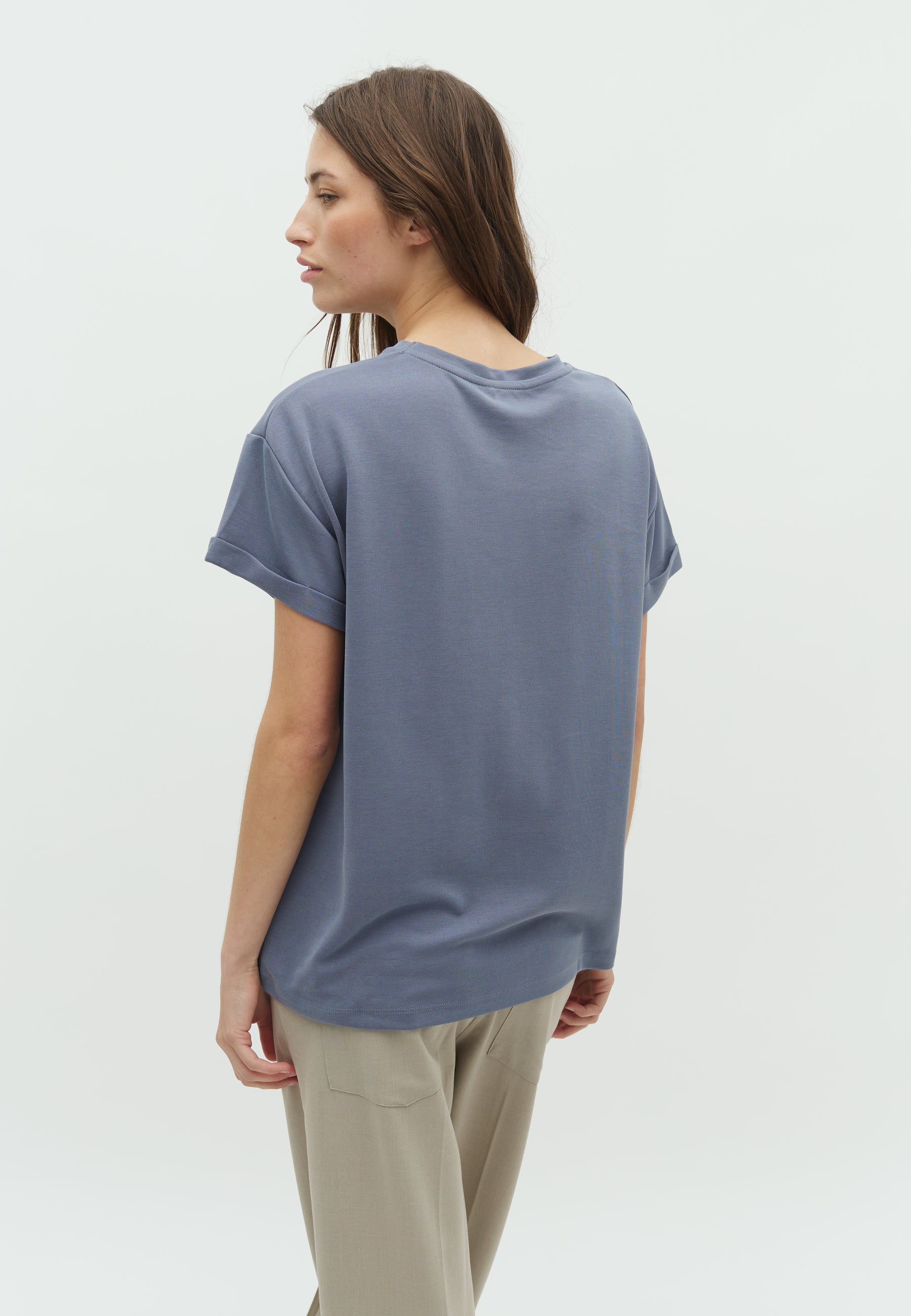 Amana-M_Vintage Indigo_Model_2