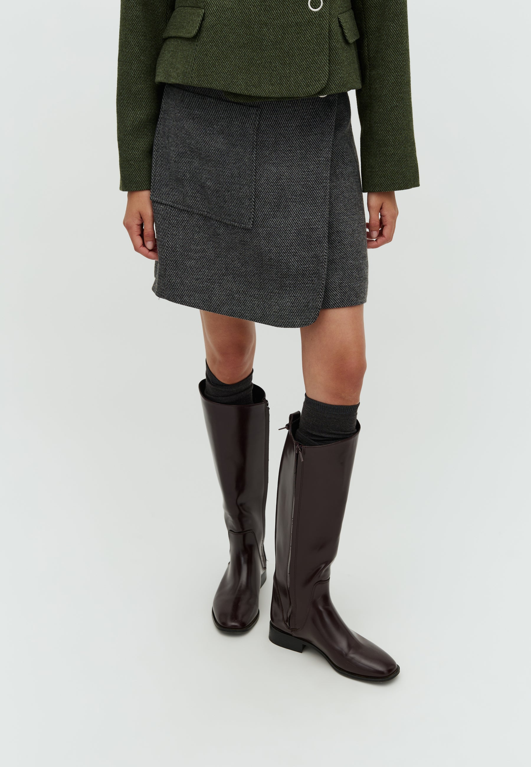 Kayanna-M_Black Twill_Model_1