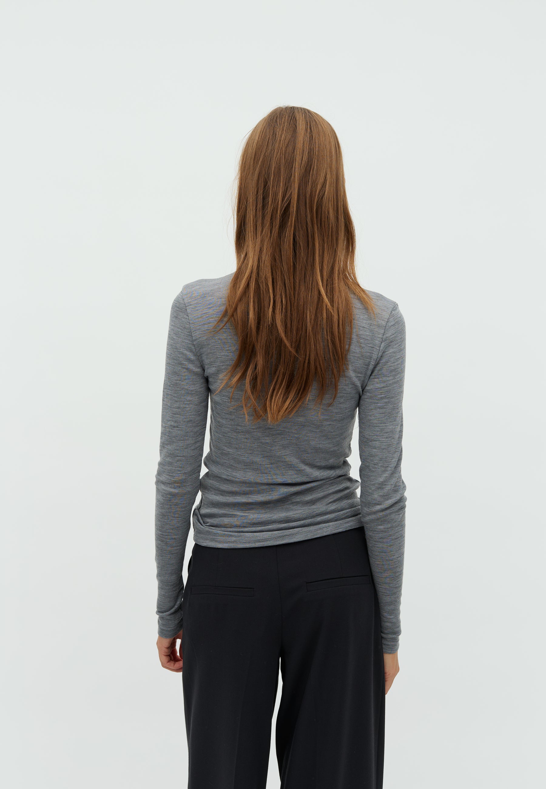Ina-M_Medium Grey Melange_Model_2