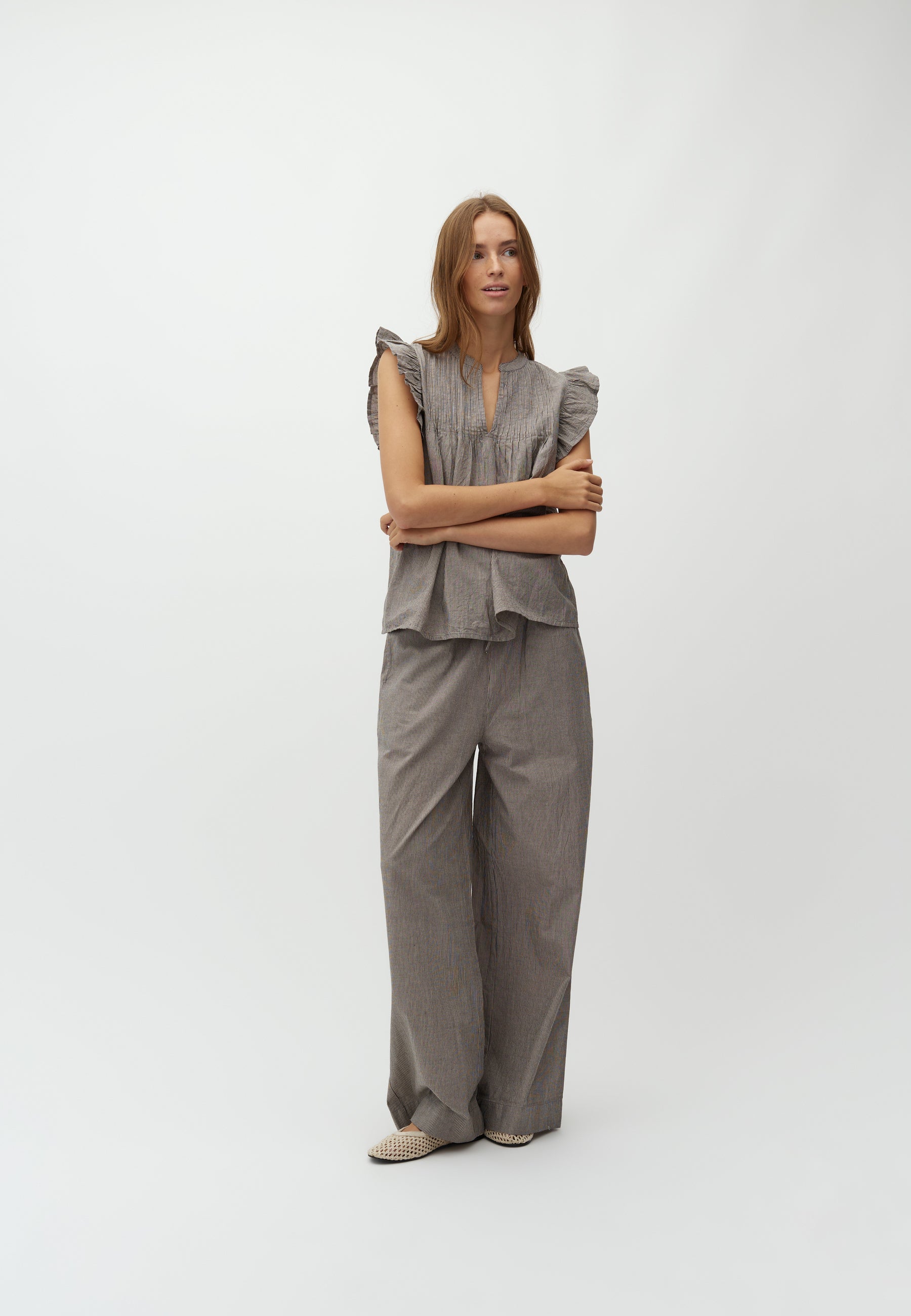Gemala-M_Java White Stripe_Model_0