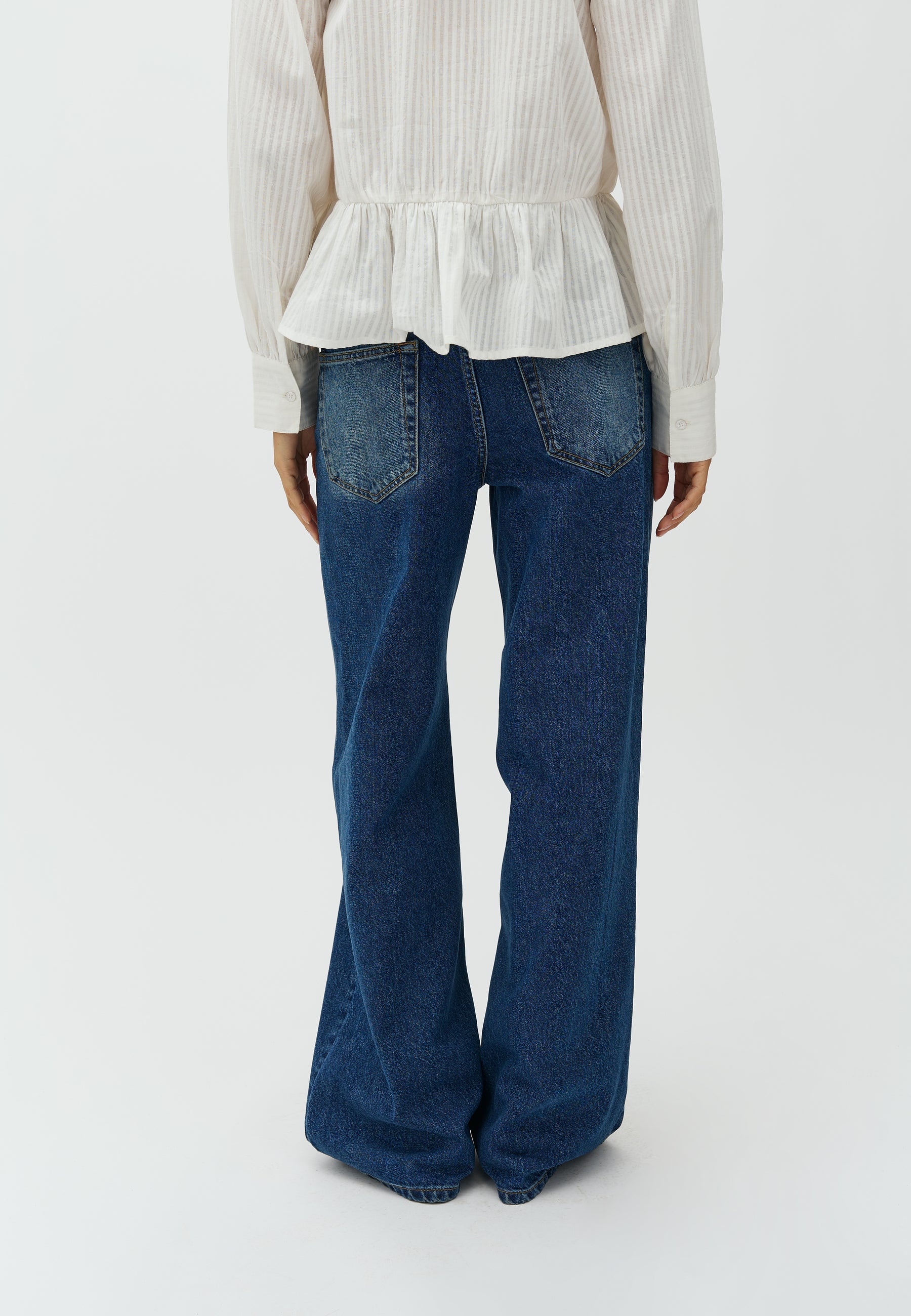 Amarillo-M_Dark Authentic_Model_1