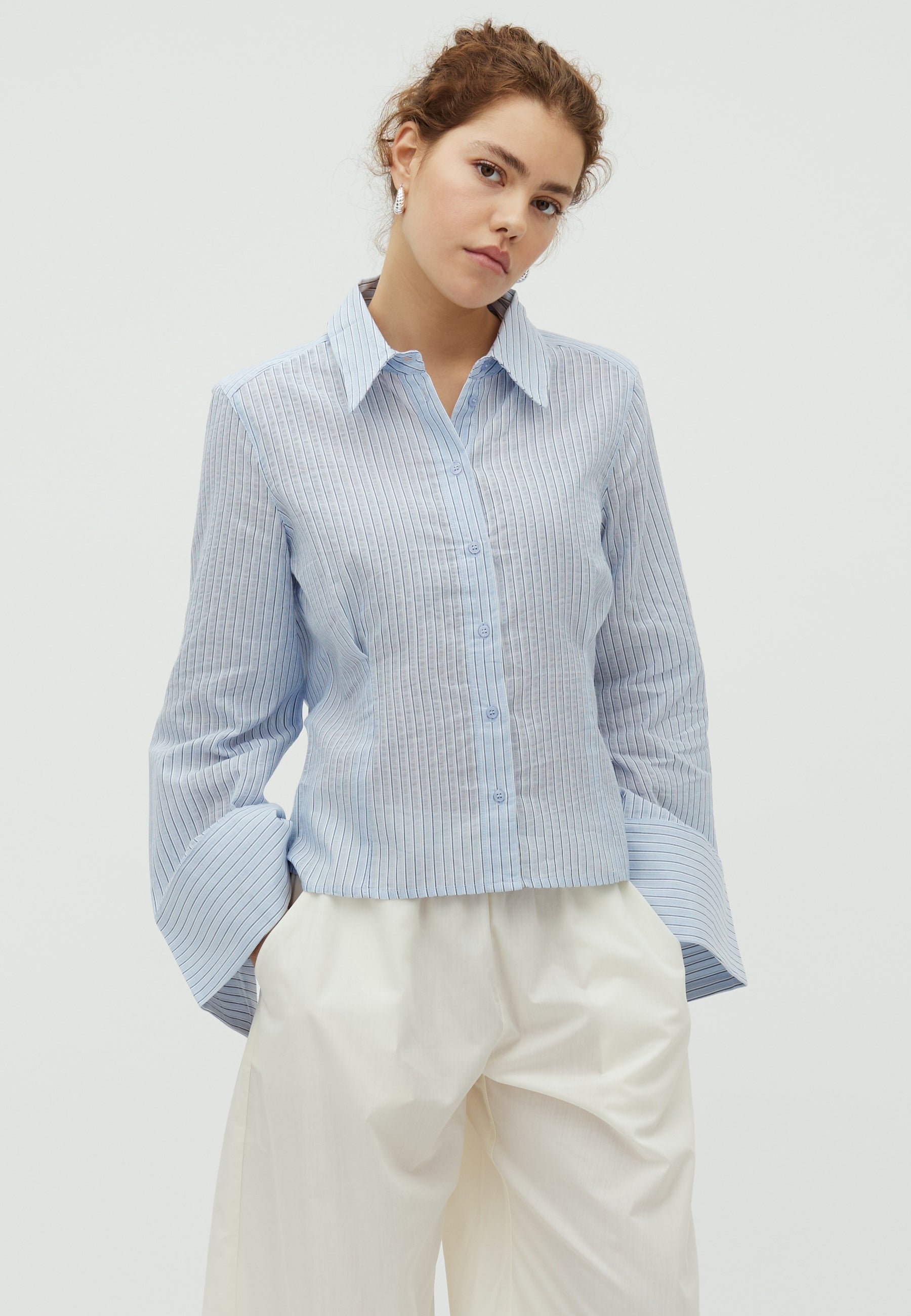 Kalanna-M_Light Blue White Stripe_Model_0