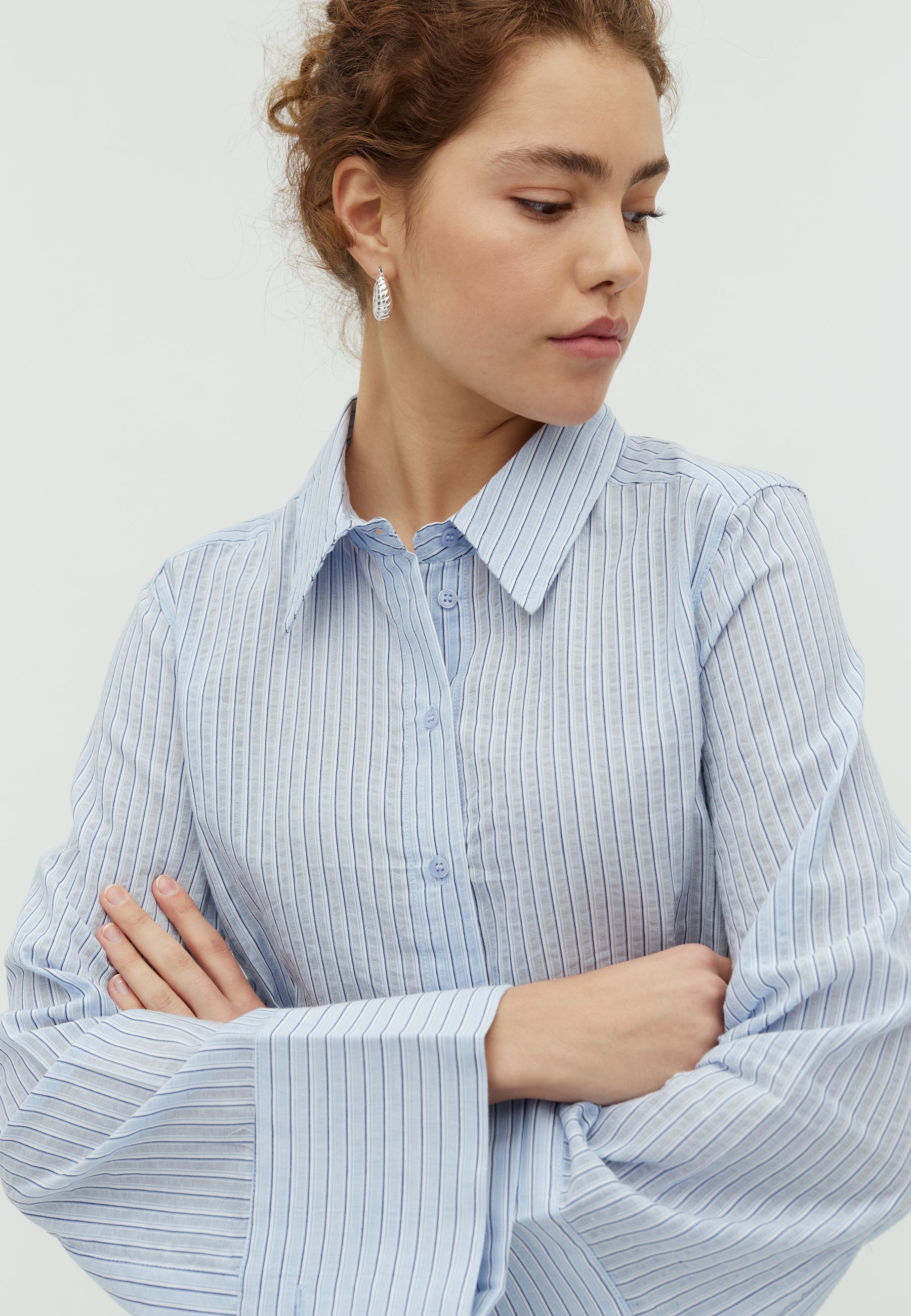 Kalanna-M_Light Blue White Stripe_Model_1