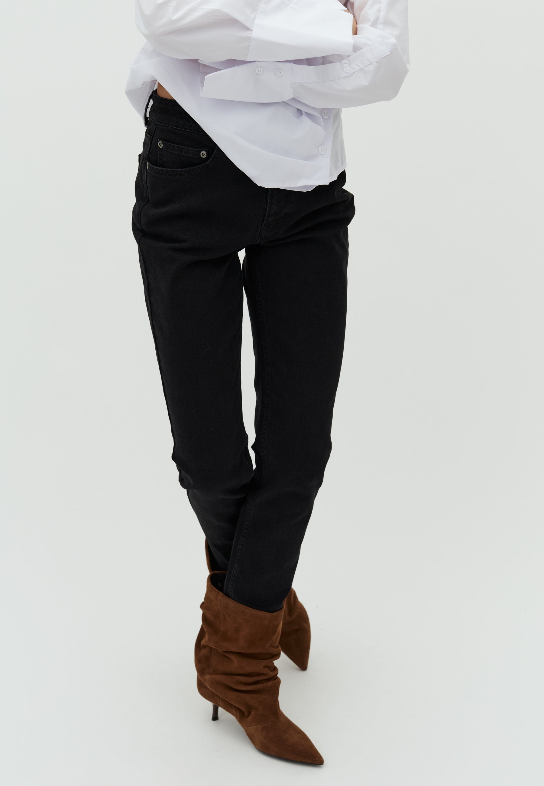Tamilla Slim-M_Rebel Black_Model_1