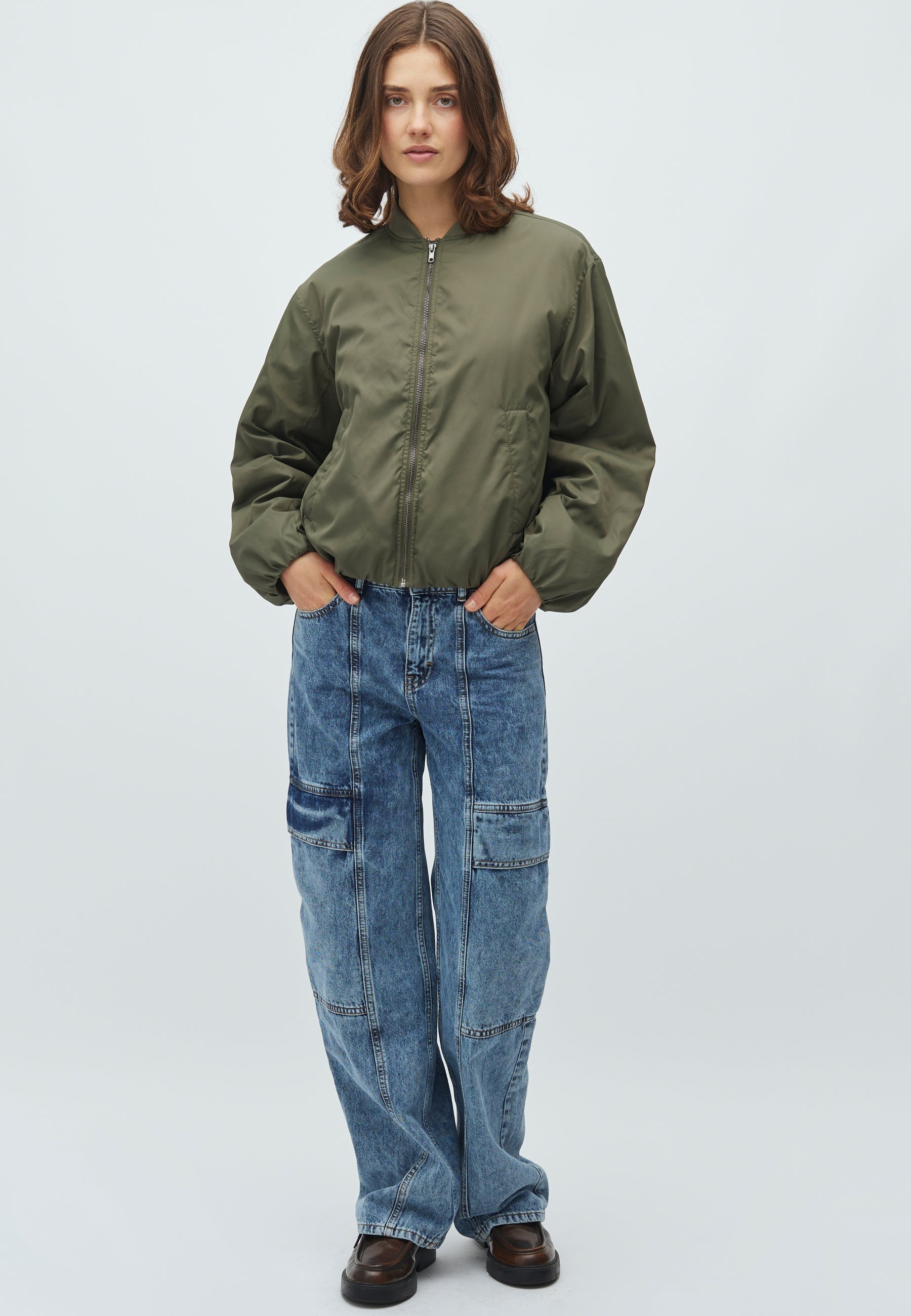 Michi-M_Dusty Olive_Model_0