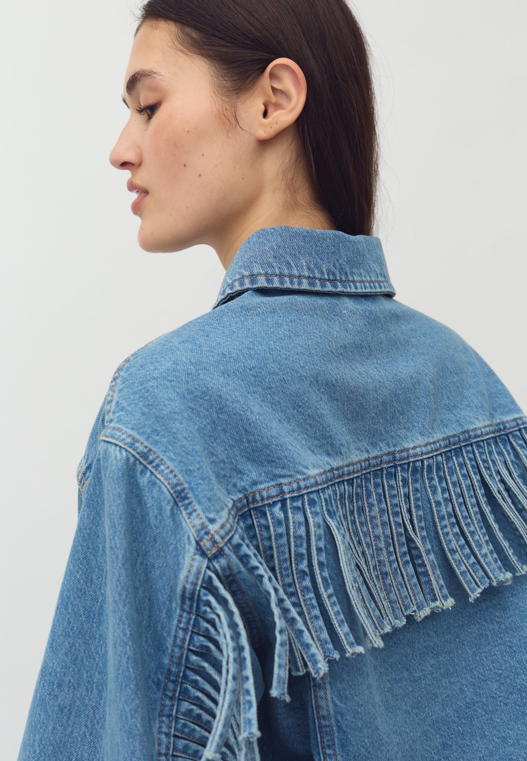 Catherina-M_Light Blue Wash_Model_1