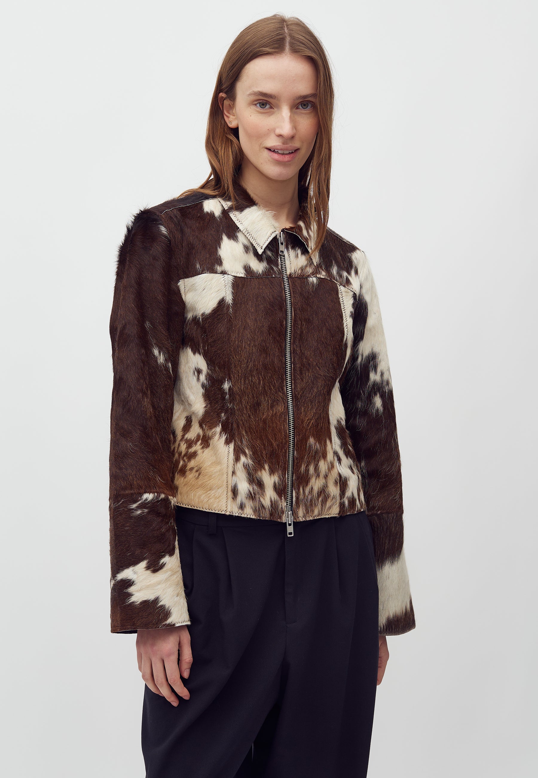 Joline-M_Brown Cow_Model_2