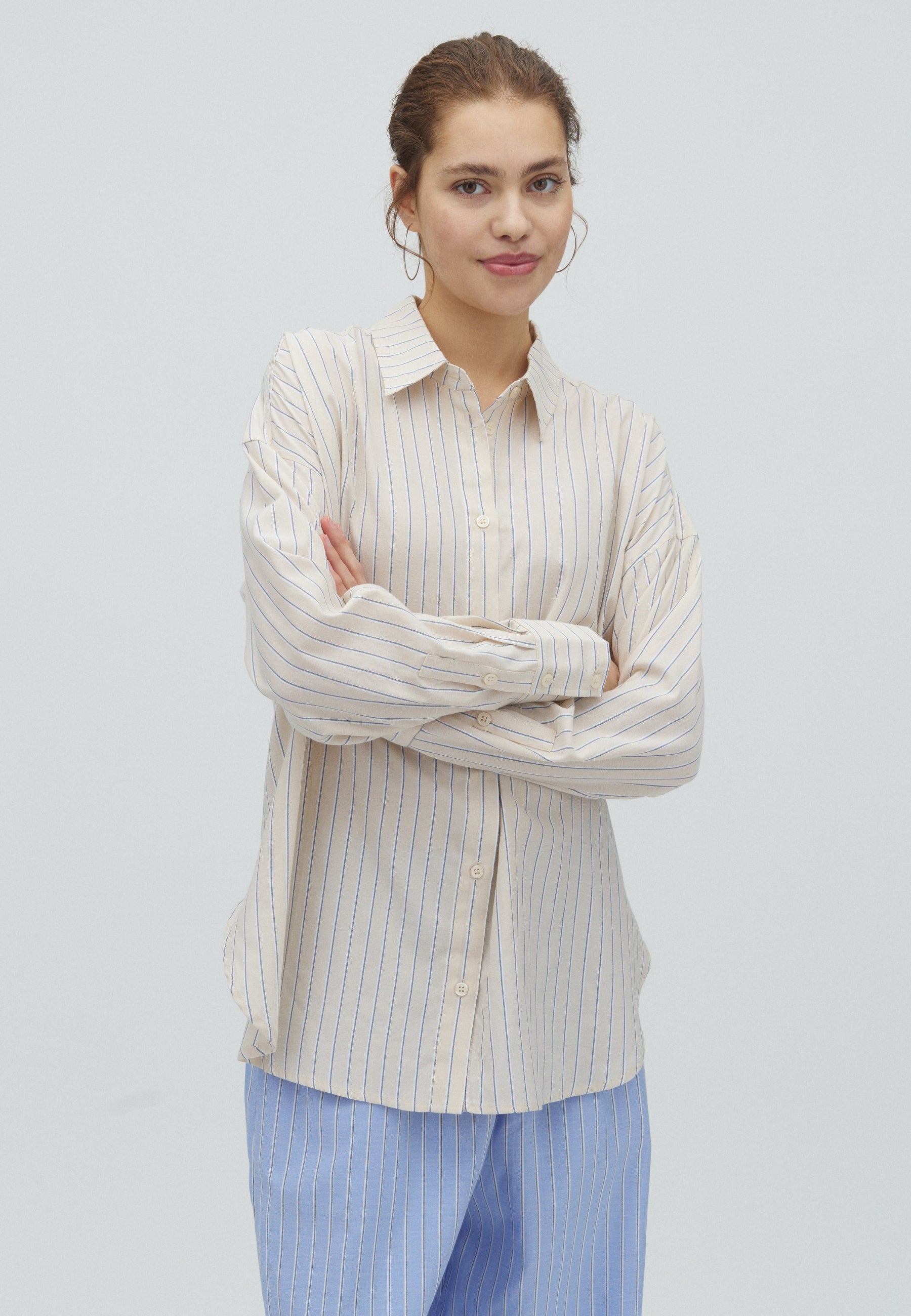 Brisa Boxy-M_Beige Blue Stripe_Model_0