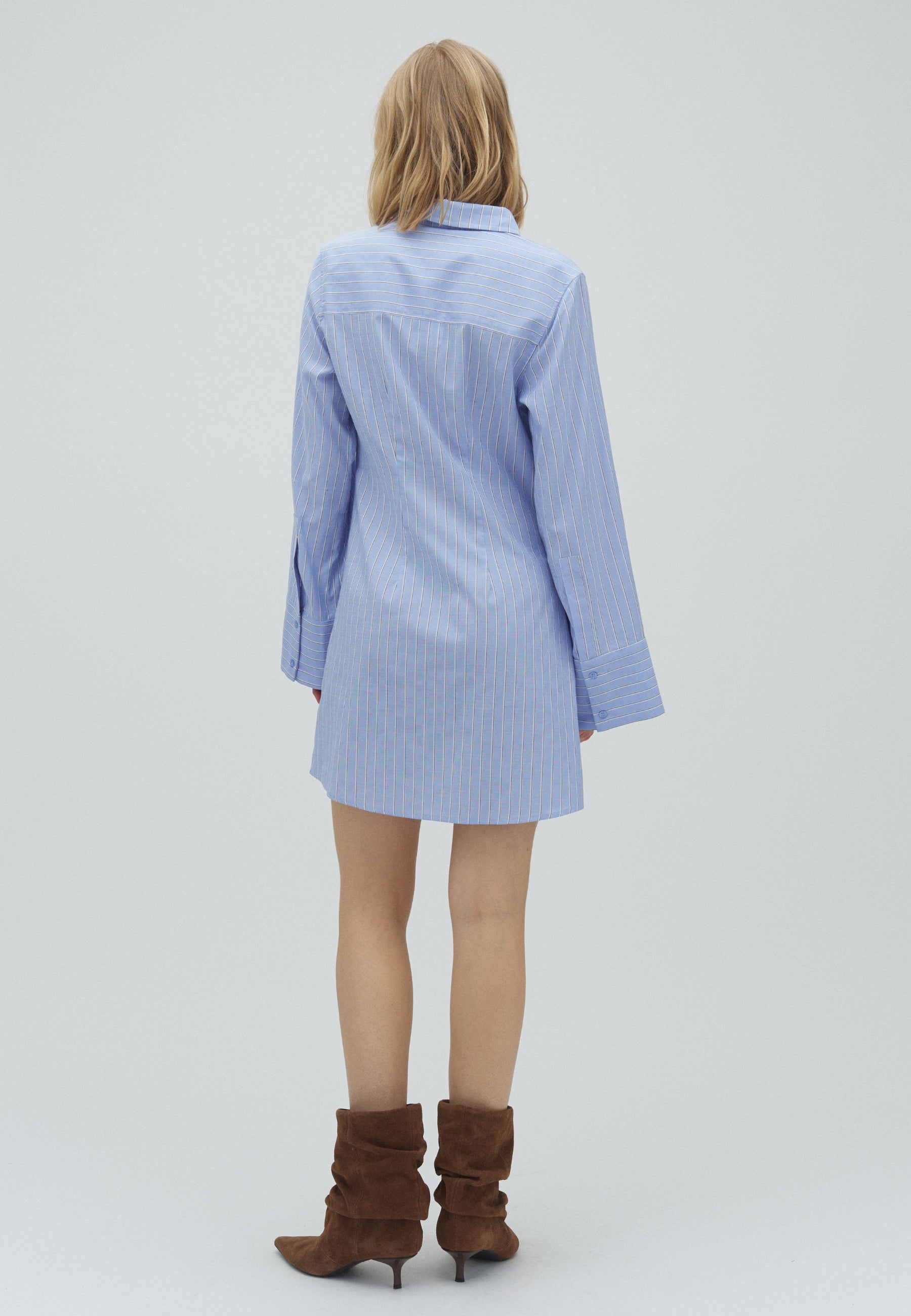 Loutro L-M_Bright Blue Stripe_Model_2