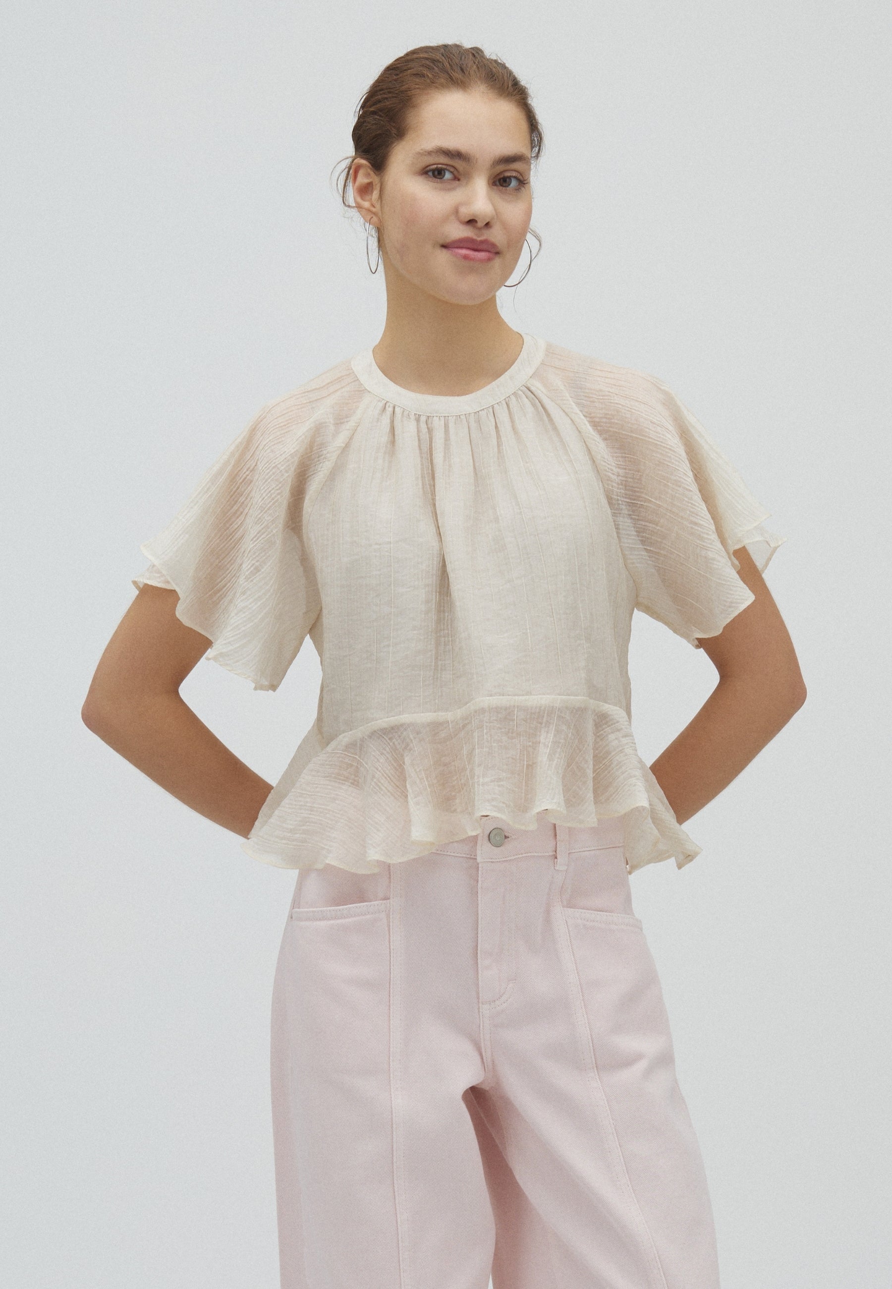 Menilu-M_Pale Creme_Model_0