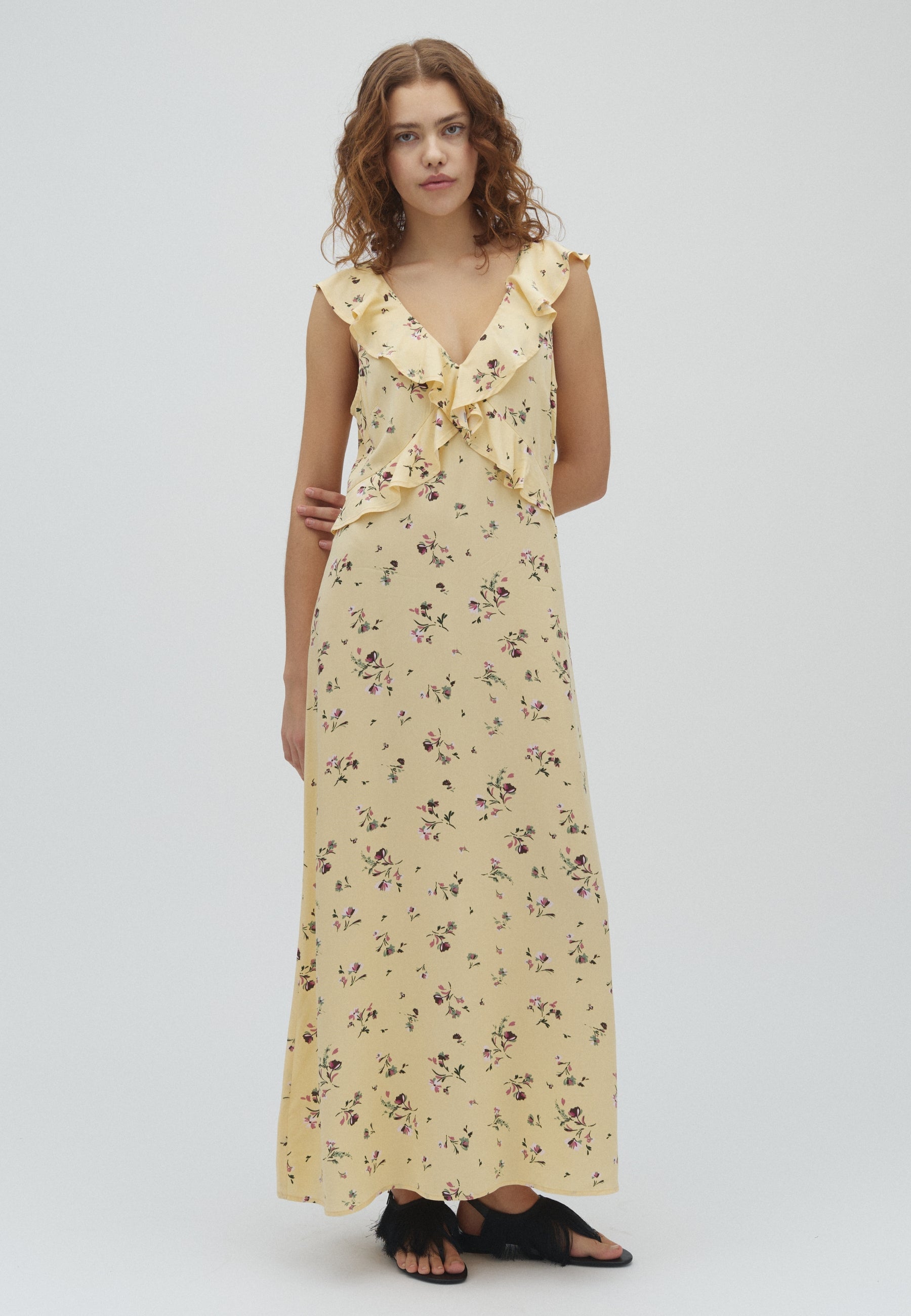 Yannie-M_Lupir Print Yellow_Model_0