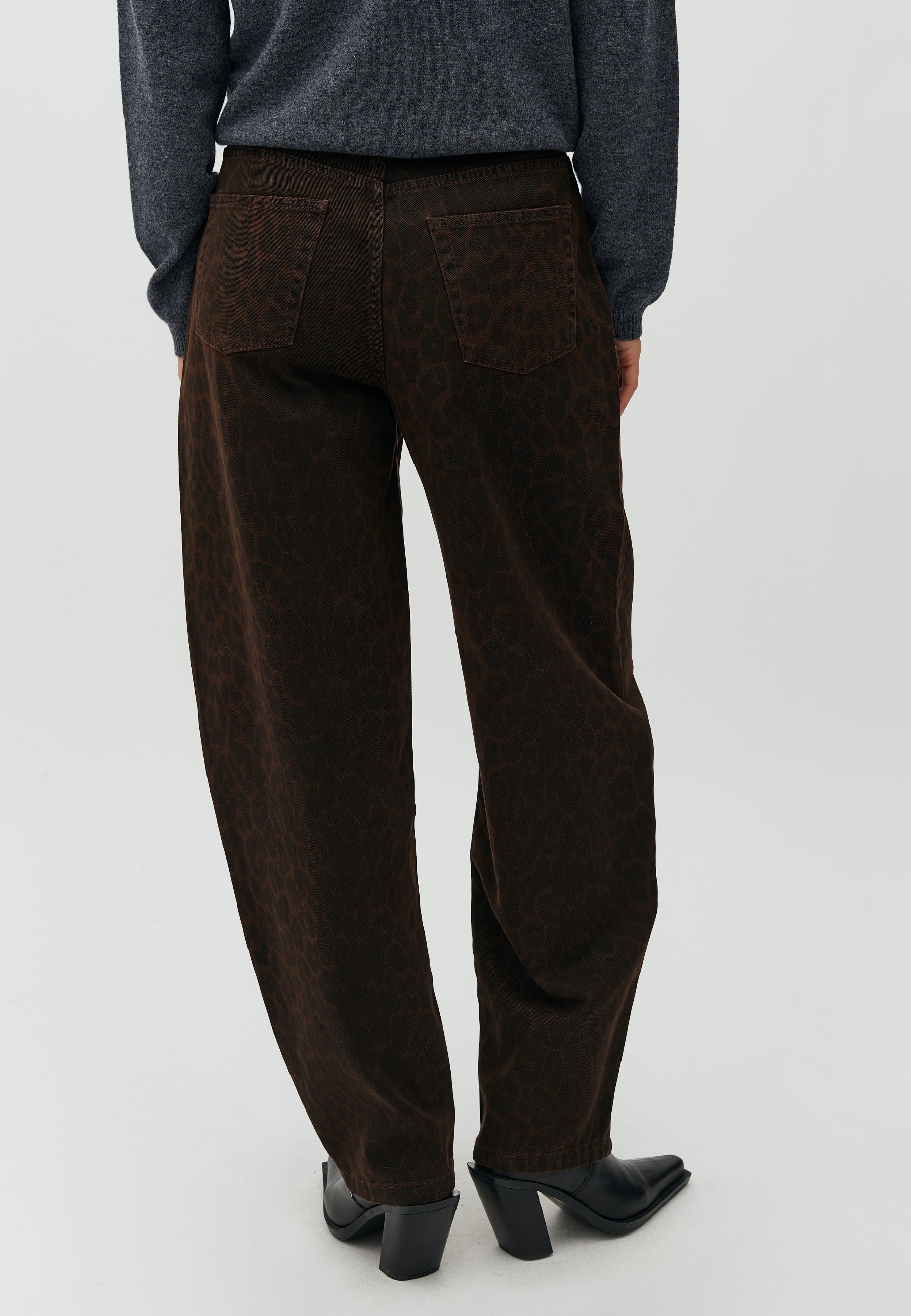 Bou-M_Java Leo_Model_3