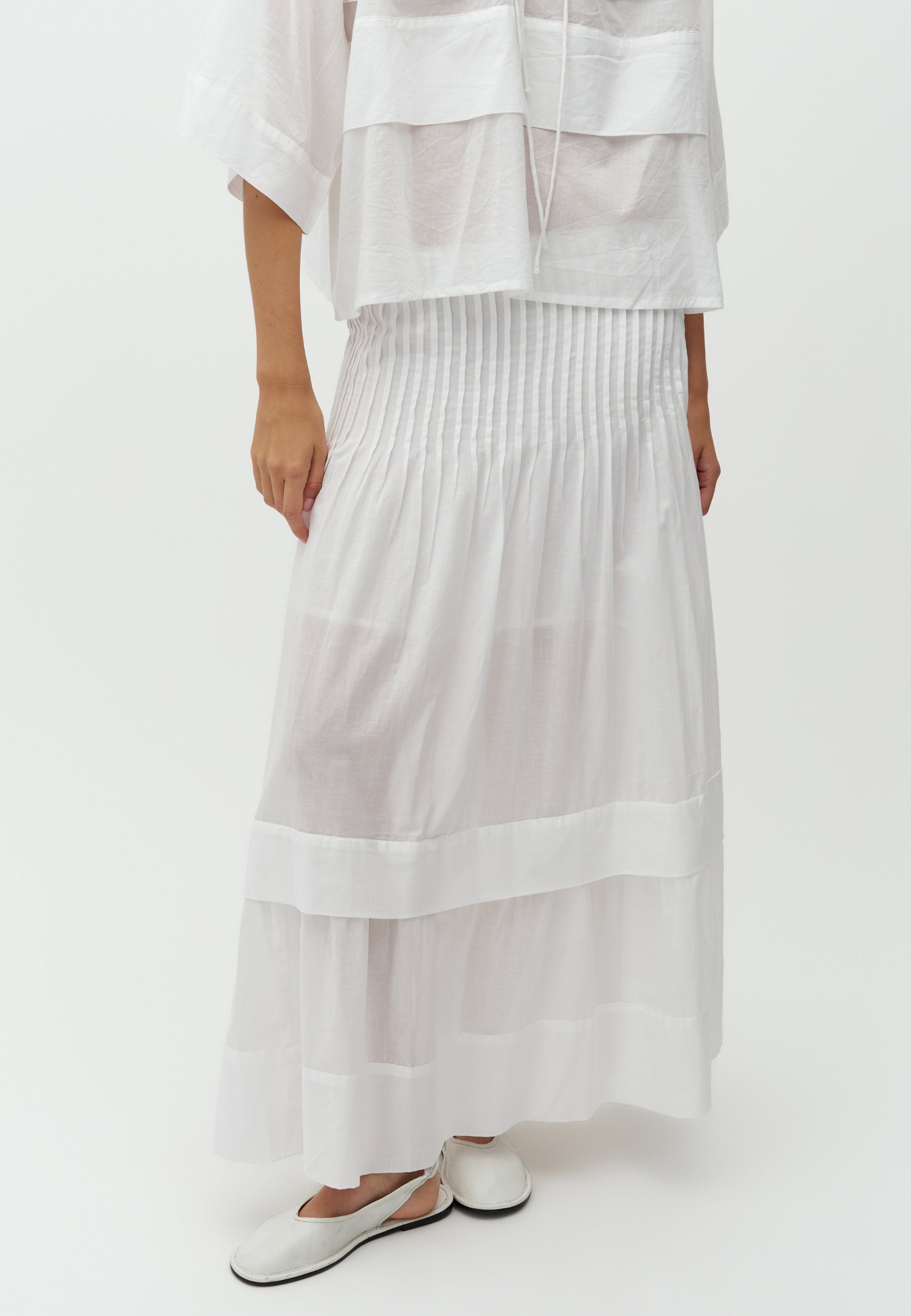 Safiye-M_White_Model_2