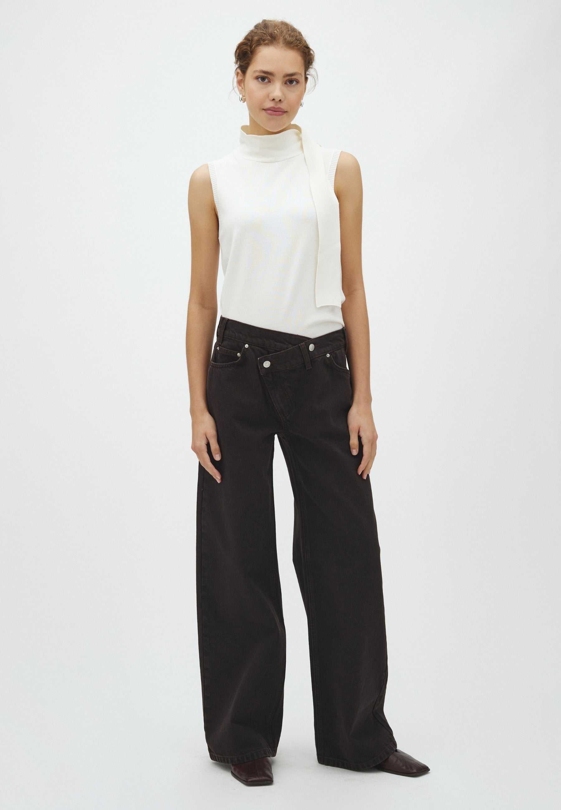 Bellmer-M_Brown Wash_Model_0