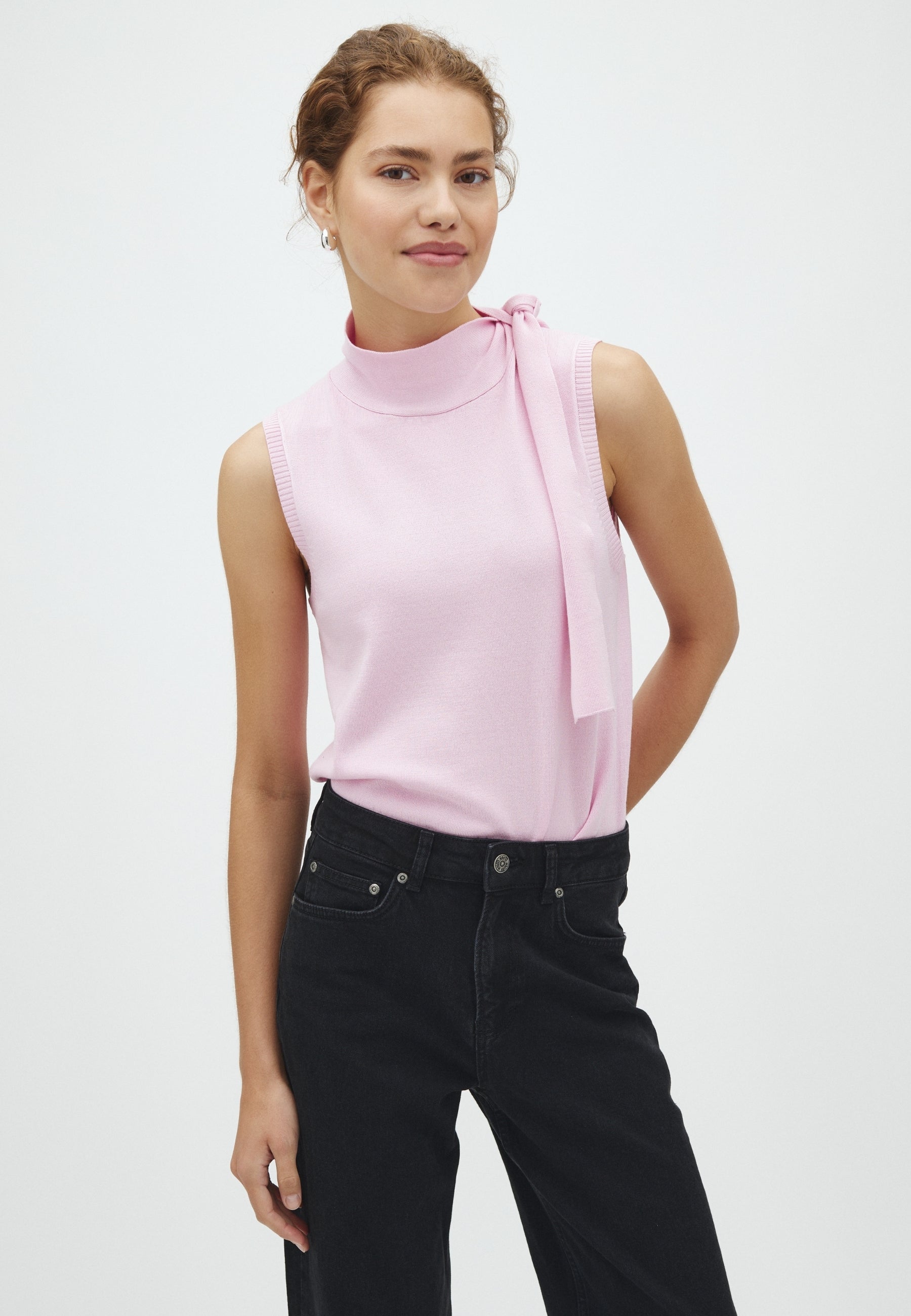 Fine-M_Light Pink_Model_0