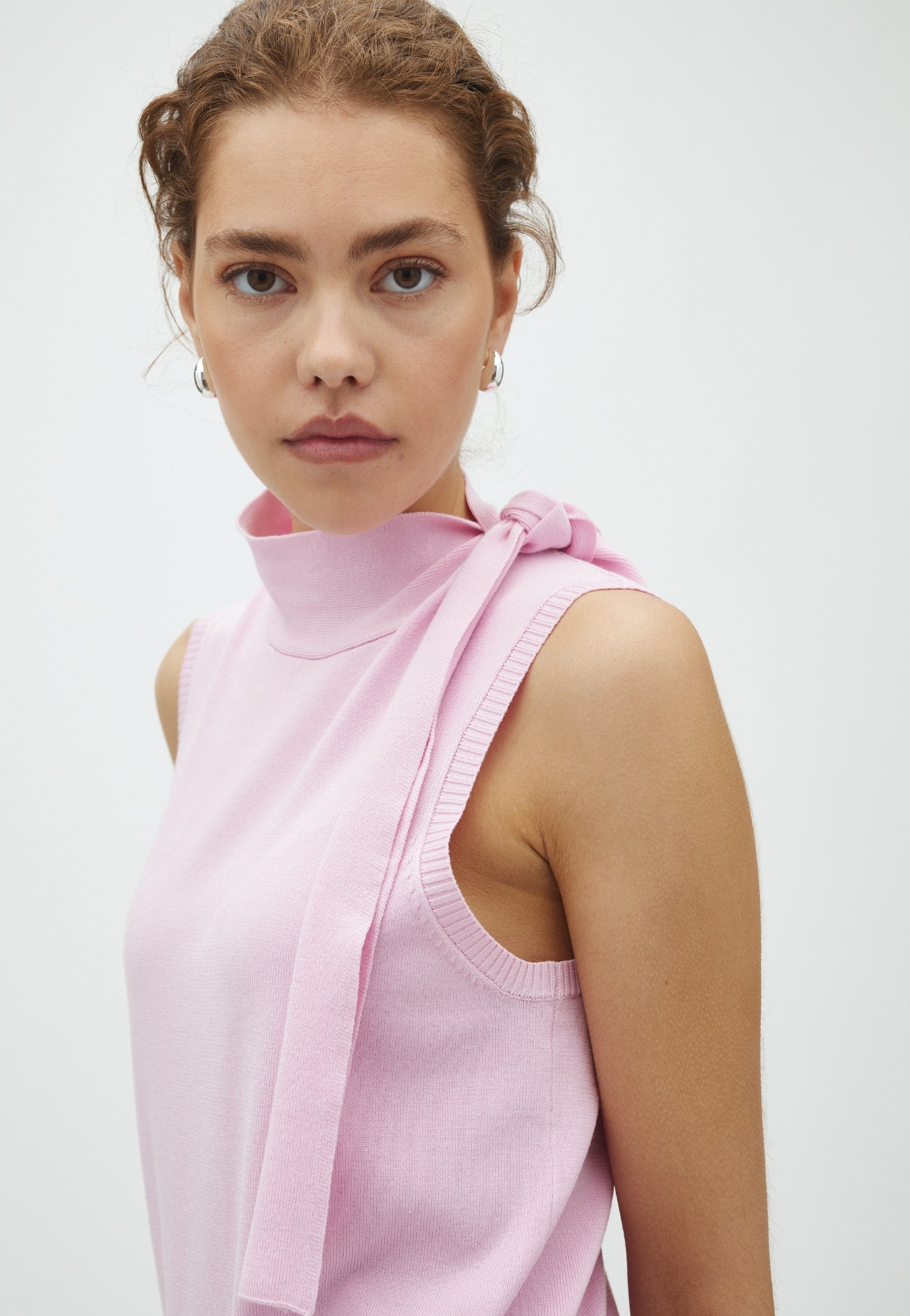 Fine-M_Light Pink_Model_1