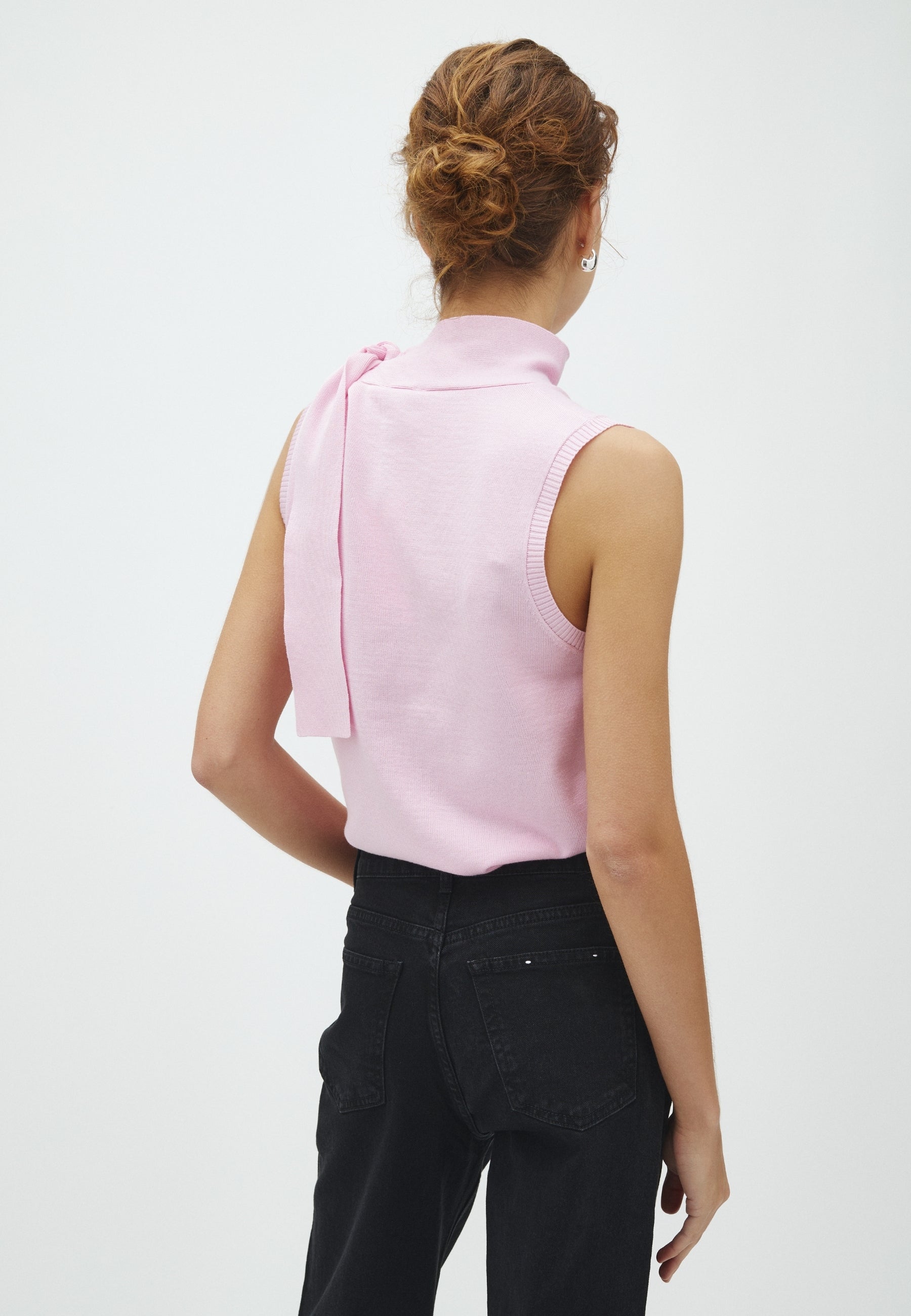 Fine-M_Light Pink_Model_2