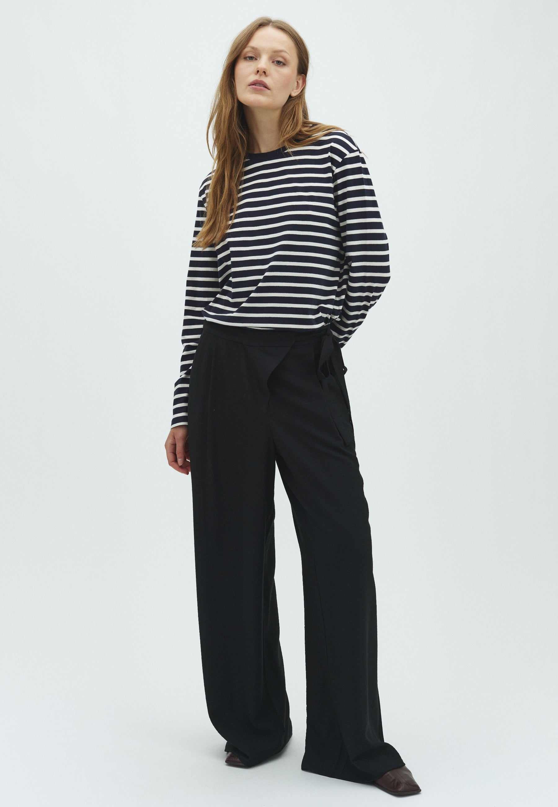 Suvi-M_Night Sugar Stripe_Model_4